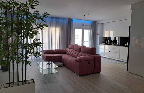 Sao Pedro Condo | Luxury apartment with pool, 200m from the beach and terrace with barbecue