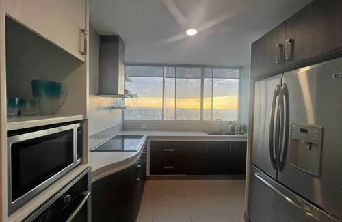 Punta Blanca Apartment | Luxury apartment oceanview wifi security parking 3B/3B