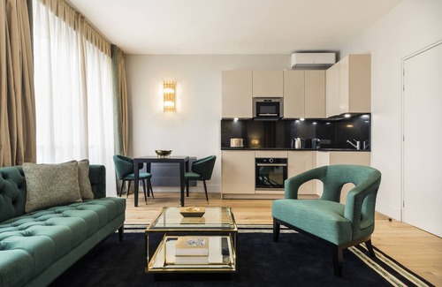 Les Halles Apartment | Luxury Apartment Paris Louvre III