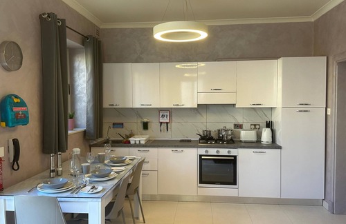 Swieqi Apartment | Luxury Apartment w/Hot Tub - Snowdrops Swieqi