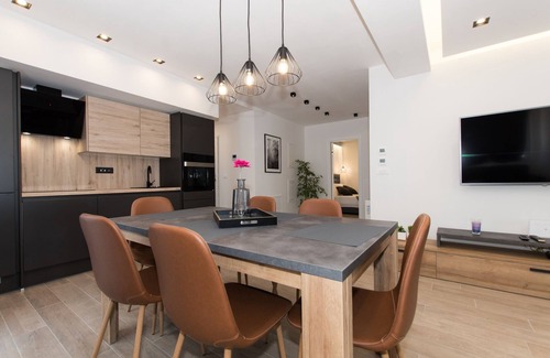 Veliko Brdo Apartment | Luxury Apartment with Hot tube! Villa Collis