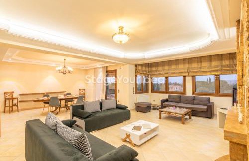 Thermi Apartment | Luxury appartment, only 7 minutes from Thessaloniki airport and 15 minutes from city center ,for 8-23 people also for gatherings and parties