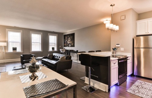 Gravois Park Apartment | Luxury Apt w/Spectrum Mood Lighting - Historic Cherokee Street Antique Row