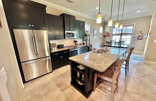 Villa Lago House | Luxury Awaits in Your Dream Getaway, Golf cart included! 1953VL