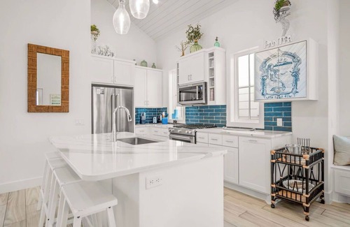Cinnamon Shore Cottage | Luxury Beach Cottage on Park w/Porch Swing & Access to Great Amenities