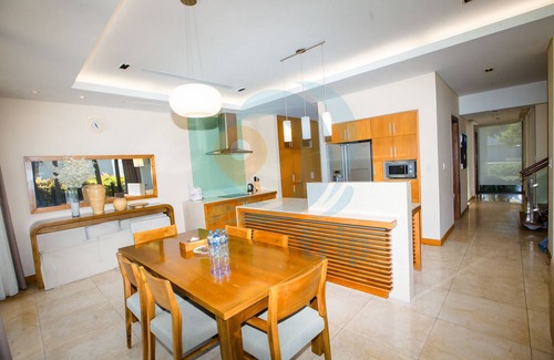 Ngu Hanh Son Villa | Luxury Beach View Villas