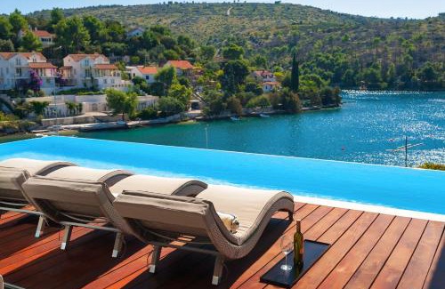 Lozisca Villa | Luxury Beachfront Villa Blue Star of Brac with private pool at the beach on Brac island - Bobovisca