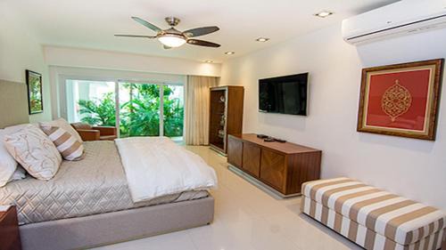Downtown Cancun House | Luxury beachfront villa in Cozumel - CortesStars
