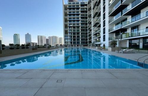 Jumeirah Village Circle Apartment | Luxury Belvilla 1BR Pool View Apartment in JVC