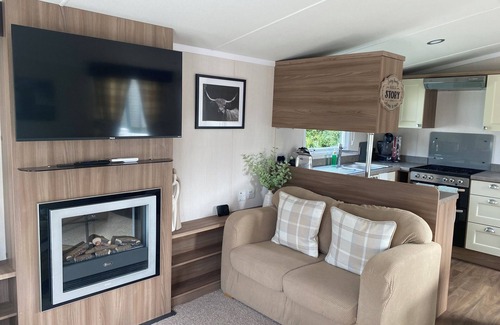 Prestonpans Cabin | Luxury Caravan Escape by the Seaside, Port Seton