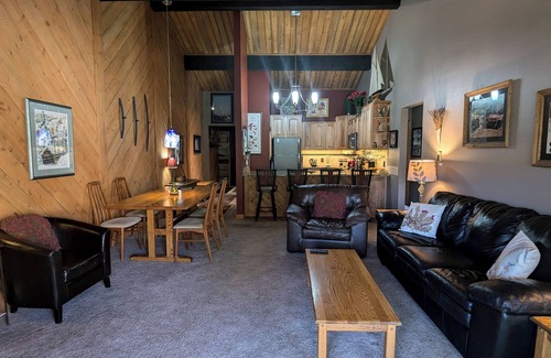 Avon Condo | Luxury Condo w/FREE WiFi, Parking, Heated Pool, Hot Tubs, Skier Shuttles