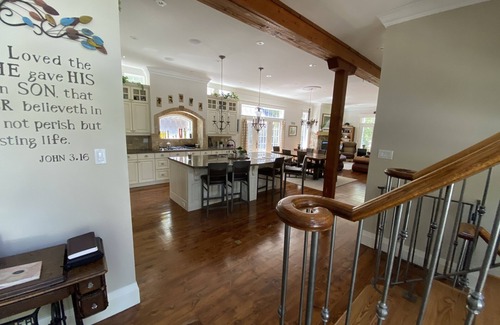 Richmond Hill House | Luxury Cottage Style Custom Show Home ! Only 30 mins from Toronto !