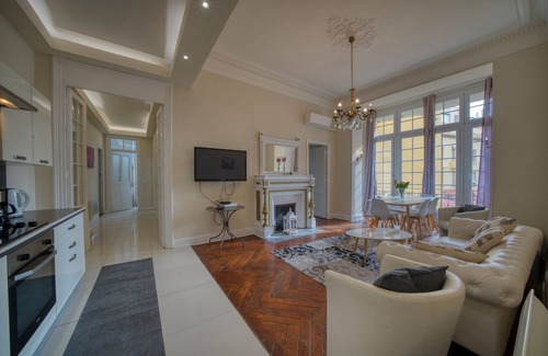 Nice City Centre Apartment | Luxury Designer Flat Super Central & near Promenade Des Anglais!