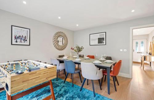 Ascot House | Luxury Detached New 5 Bedroom House Ascot - Parking Private Garden