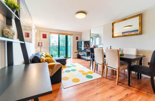 Limehouse Apartment | Luxury Docklands 2Bed apt- Close to Excel- Canary Wharf- City Airport - 02 Arena- Free Parking- PS 4