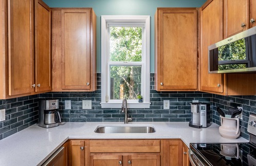 Downtown Cottage | Luxury Downtown Raleigh Guest Cottage in Historic District NEW