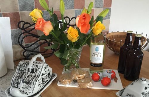 Lochmaben Cottage | Luxury Farm Cottage - Garden, Games/Sun Lounge Patio with furniture