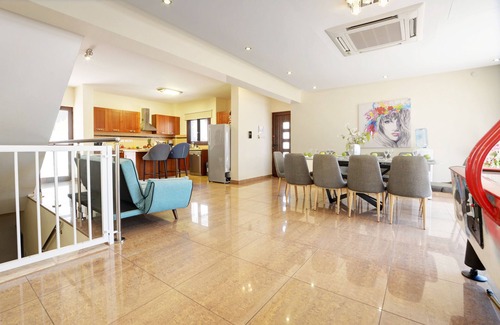 Protaras Villa | Luxury five bedroom Villa with pool (villa 10)