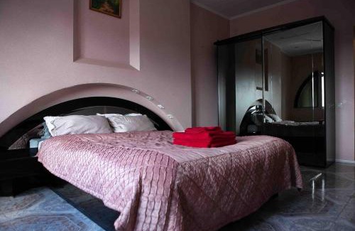 Krivoy Rog Apartment | Luxury Flat in the Sweet Spot