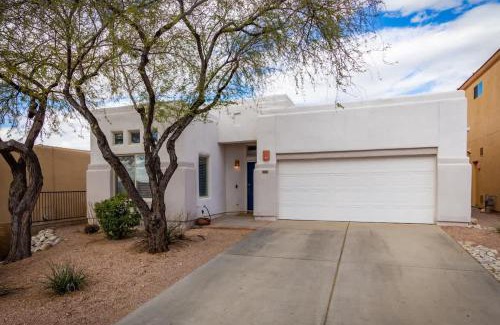 Casas Adobes House | Luxury Foothills Oasis with Mountain Views