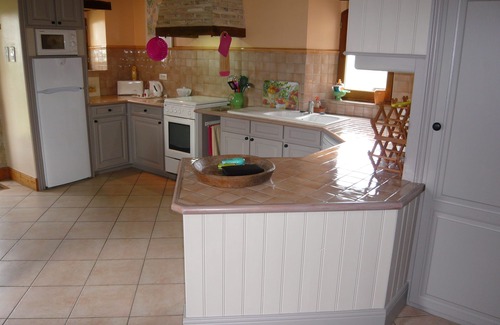 Boisse Cottage | luxury gite for couples, no children. Peace, great views, large pool and spa.