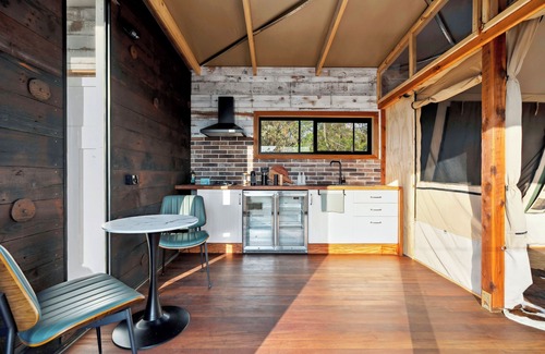 She Oaks RV Rental | Luxury Glamping in She Oaks