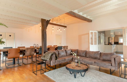 Zuna Resort | Luxury group accommodation for 14 people