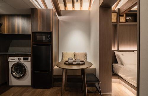 Seochon Apartment | Luxury Hanok Stay Warm Hearth - West