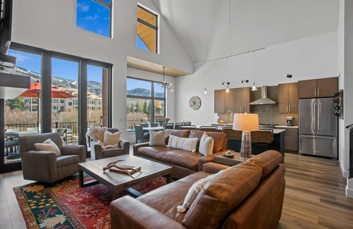 Steamboat Springs House | Luxury Home 1 Minute to Wildhorse Gondola W/Private Hot Tub + Office Space