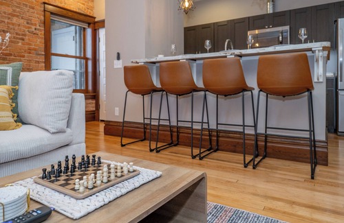 Central Business District Apartment | Luxury Industrial Loft The Heart of Downtown