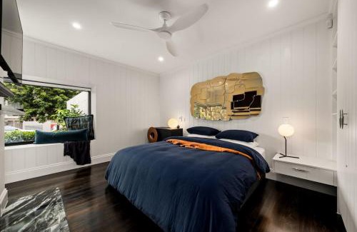Kangaroo Point House | Luxury Inner City Heritage House