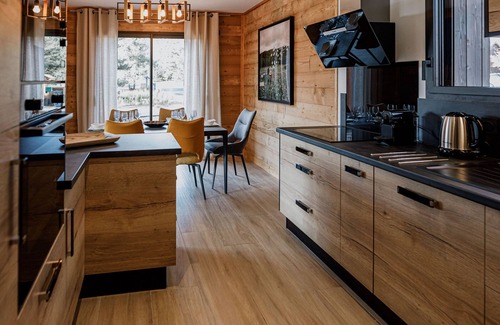 Le Chambon-sur-Lignon Cottage | Luxury Lodge Near Golf Course with Private Jacuzzi and Spa Access in Le Chambon-sur-Lignon