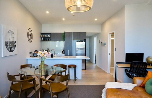 Mount Maunganui Condo | Luxury Manhattan Suite | Exclusive City Escape