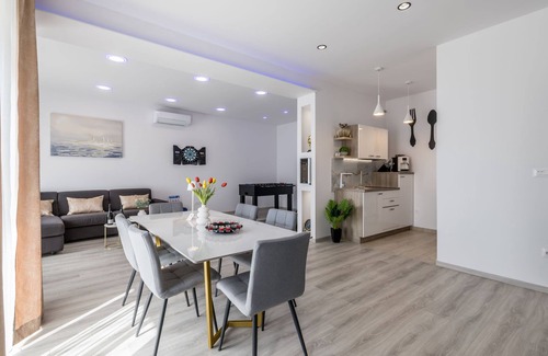 Celina Apartment | Luxury Mir by Interhome