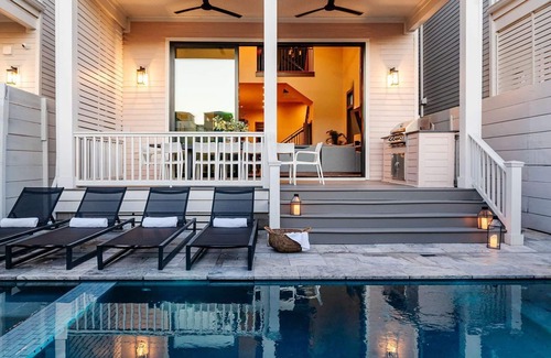 Faubourg Lafayette Hotel | Luxury Modern Home | Heated Pool & Spa