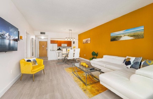 Brickell Apartment | Luxury on 42nd Floor with Rootop Pools & Free Parking
