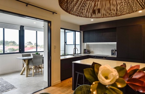 Lacepede House | Luxury on Holland - the ultimate modern escape to create lasting memories with family and friends.