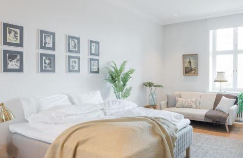 Punavuori Apartment | Luxury Penthouse, Sauna, Balcony, AirCon