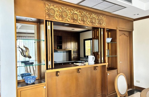 Pa Klok Villa | Luxury Pool Villa with Sea Views- 2 minuteWalk to the Beach