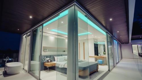 Rawai Villa | Luxury Pool Villa in Nai Harn - Villa Solana