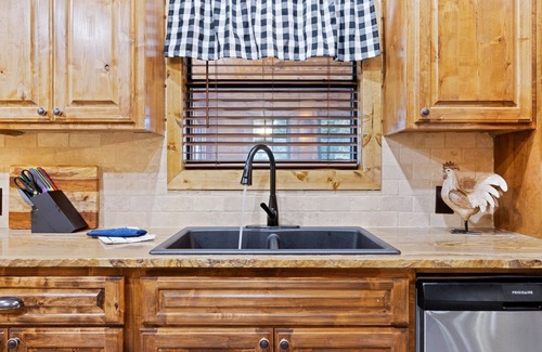 Smithville Cabin | Luxury, privacy and all 5 star ratings.nLocated on 5 private acres.