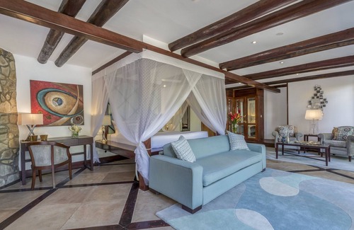 Lance aux Epines Villa | Luxury Private Beach House with private pool set on private white sand beach