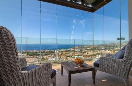 Costa Adeje Villa | Luxury private villa with heated pool and amazing ocean view