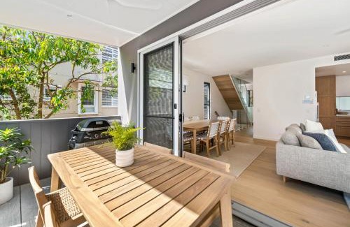 Noosa Heads Villa | Luxury Retreat New Villa 17, Hastings St
