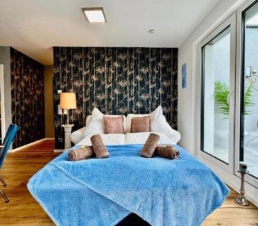 Schwarzlackenau Apartment | Luxury Rooftop Long-Term Apartment