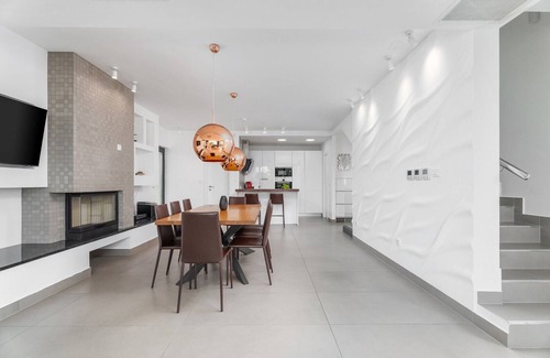 Omis House | Luxury, seafront Villa Petra with heated pool only 50m from the beach