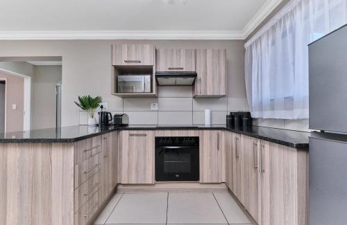 Greater Johannesburg Metropolitan Area Apartment | Luxury & Secure apartment - Fourways