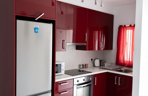 Oroklini Apartment | Luxury Self Catering Apartment With Heated Pool