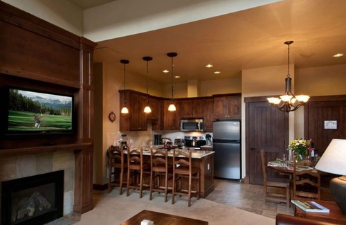 Breckenridge Resort | LUXURY SKI in/OUT Sleeps 8 -2 BR Grand Lodge Peak 7 Resort Breckenridge CO Pools