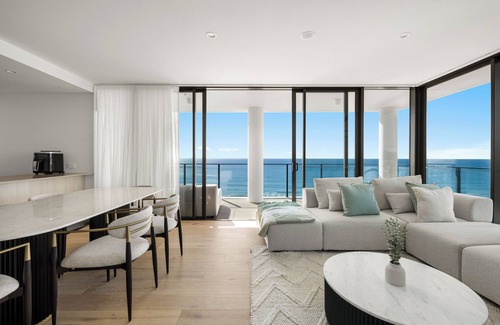 Burleigh Heads Apartment | Luxury Sky-High Sanctuary in Burleigh Heads